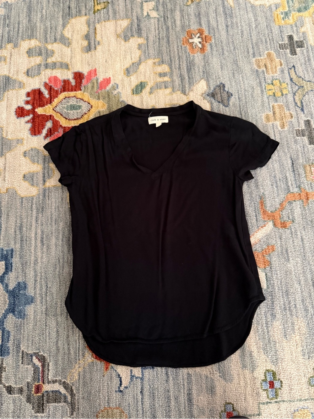 Cloth & stone Anthropologie black v neck Short sleeve small